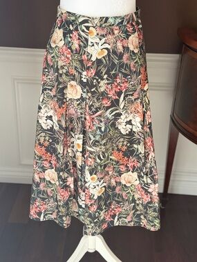 Antonio Melani Black Floral Cotton Drop Pleat Skirt Back Zipper Lined Size 2